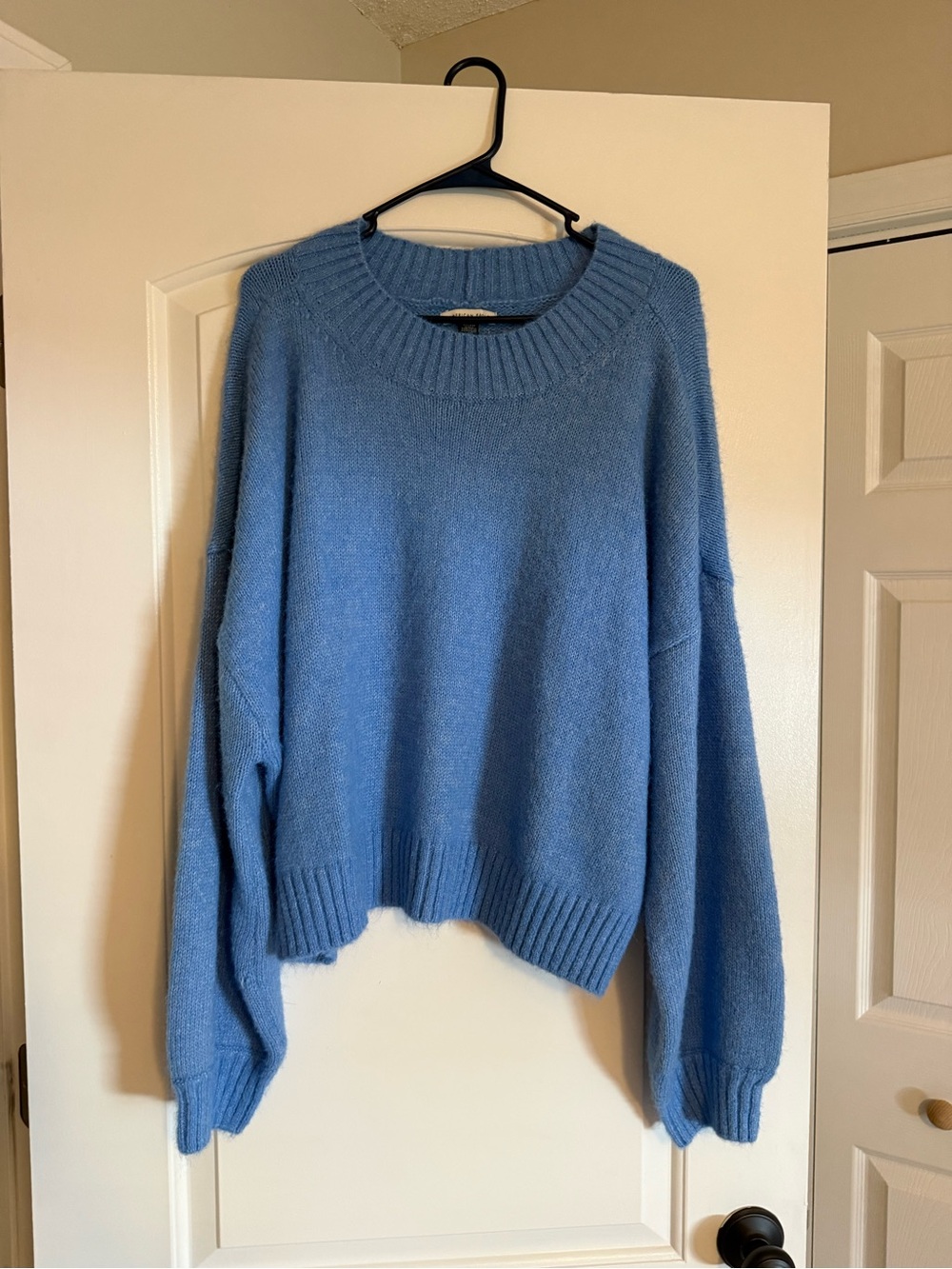 American Eagle Outfitters Light Blue Crewneck Sweater